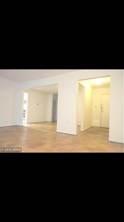 Building Photo - 876 College Pkwy