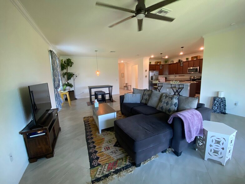 Building Photo - 14215 Vindel Cir