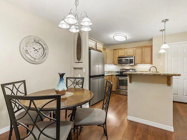 Building Photo - "Charming 1-Bedroom Apartment in San Diego's Vibrant Clairemont Neighborhood!"