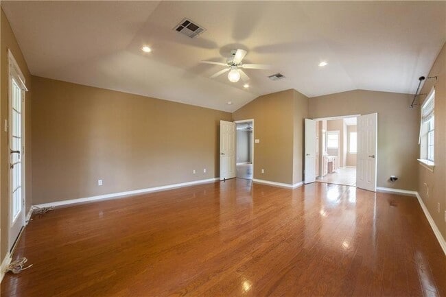 Building Photo - 1701 Idle Hour Cove