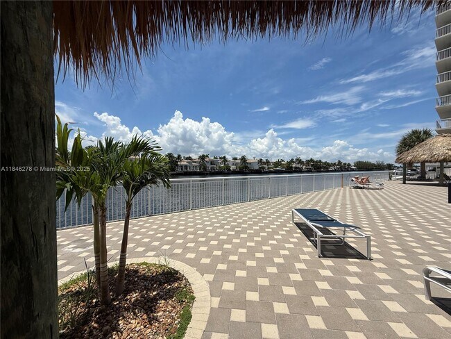 Building Photo - 1600 S Ocean Dr