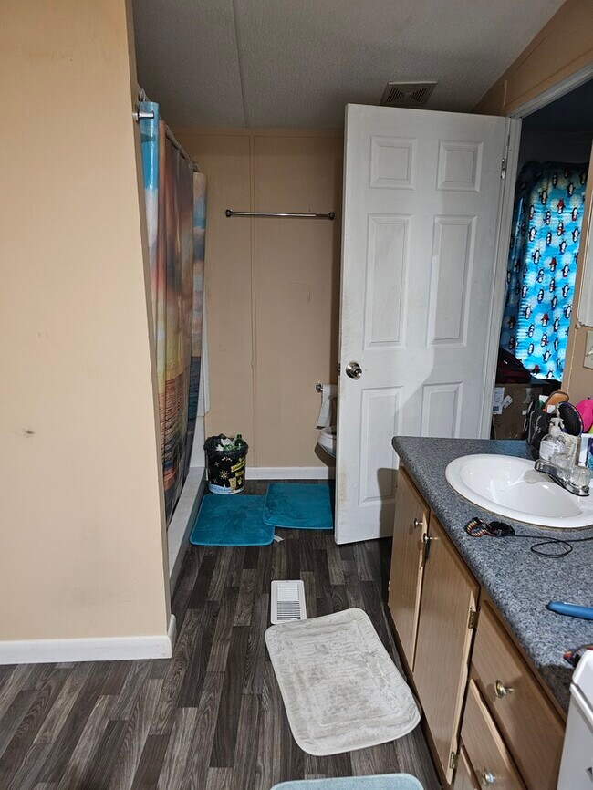 3 bed 2 bath mobile home 5527 Montgomery St Savannah GA 31409