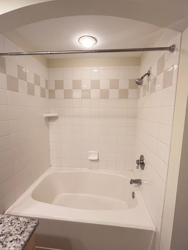 Building Photo - 1 Bed/1 Bath Condo in Gorgeous Resort Styl...