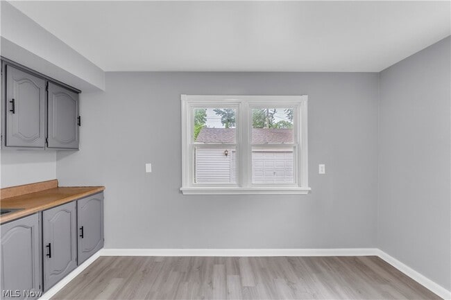 Building Photo - 735 E 256th St