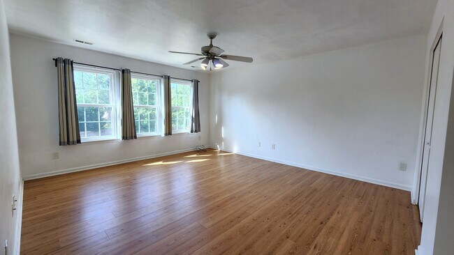 Building Photo - 1828 Somersby Ln