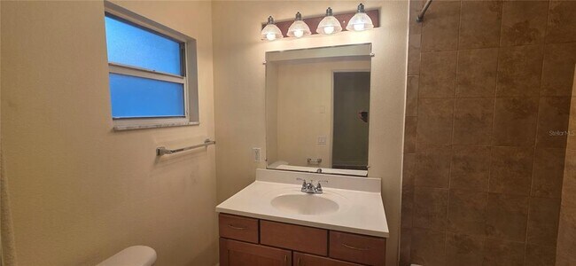 Building Photo - 224 6th Ave N