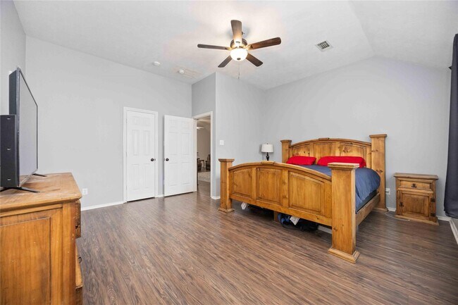 Building Photo - 3345 Berzin Ct