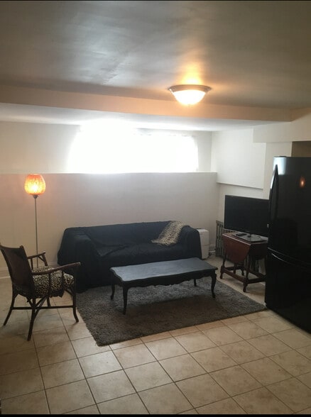Primary Photo - 410 Folcroft St