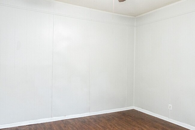 Building Photo - Welcome to 2113 Cleveland Avenue! Charming...