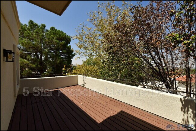 Building Photo - 6598 Eagle Ridge Dr