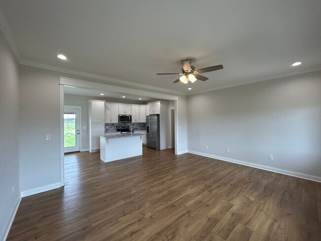Building Photo - 5398 Peony Dr
