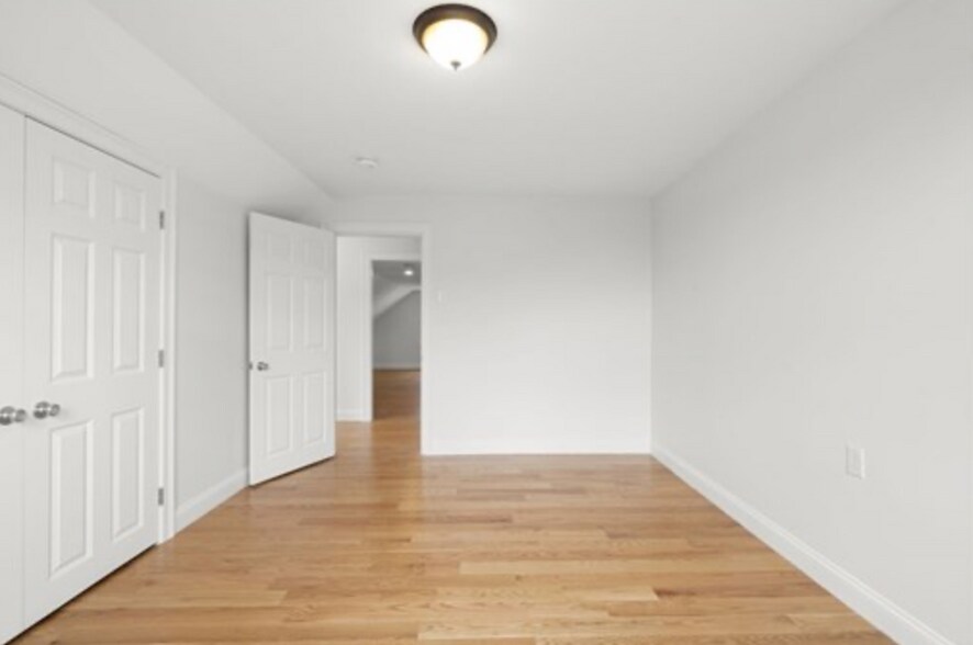 Building Photo - 25 Fenwick St