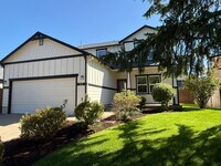 Building Photo - Freshly Updated Four Bedroom