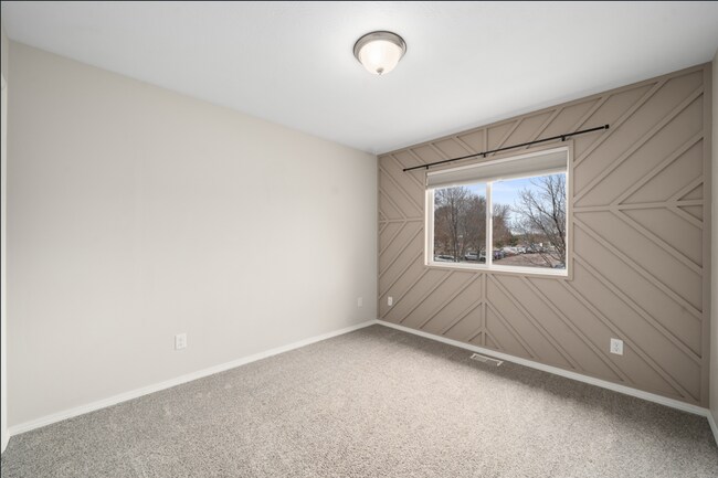 Building Photo - 1202 E 61st St