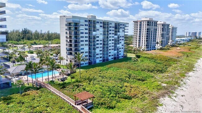 Building Photo - 4250 N Hwy A1A