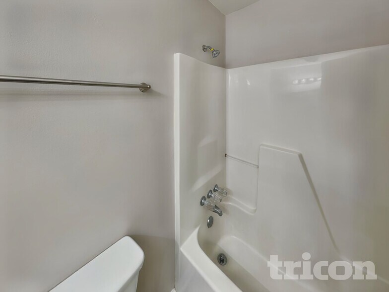 Building Photo - 125 Birch Creek Cir