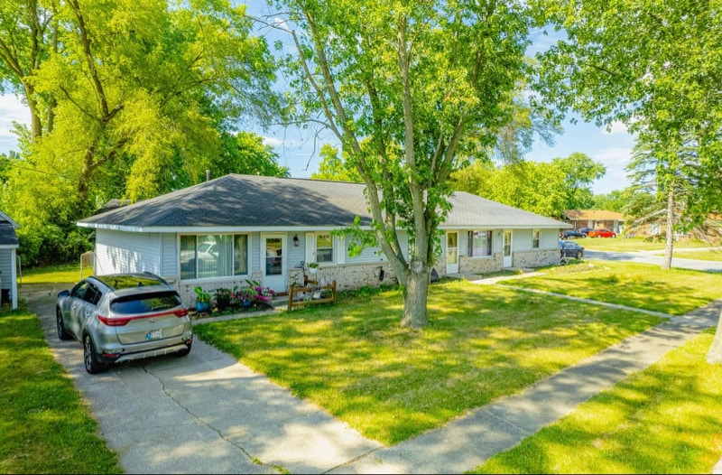 Primary Photo - 5344-46 Aspen Ave