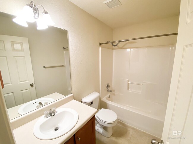 Building Photo - 11801 Balsam Ct