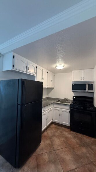 Building Photo - 607 S Humphreys Ave