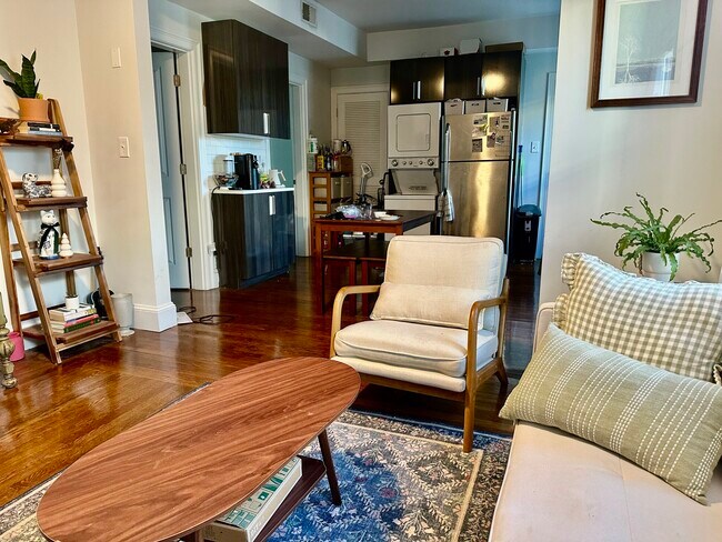 Building Photo - 27 Marney St