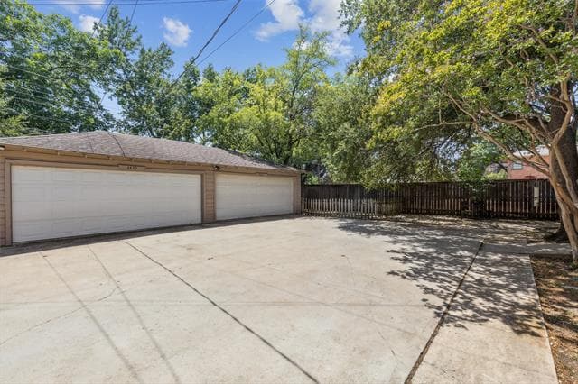 Building Photo - 4421 University Blvd