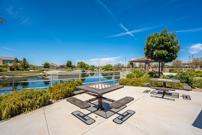 Building Photo - Stunning home with pool ready for move in