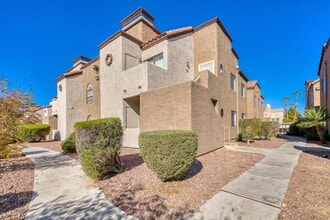 Building Photo - Upgraded 2 Bedroom Condo in a Gated Community!