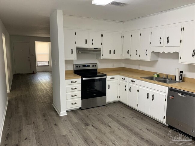 Building Photo - 9565 Sunnehanna Blvd