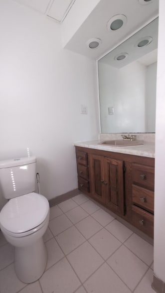 Building Photo - 43 Willow St