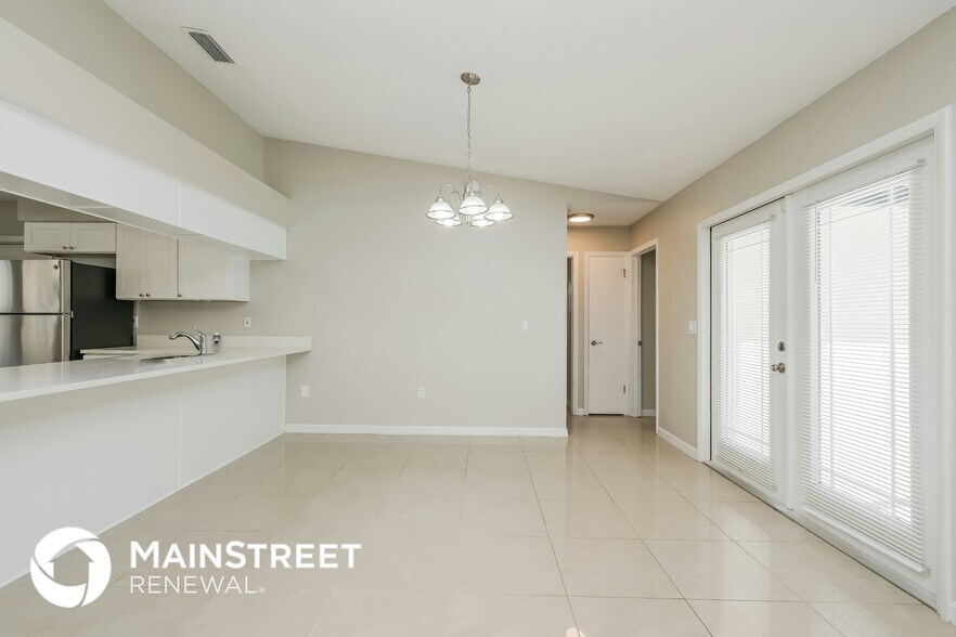 Building Photo - 9126 Lometa Ln