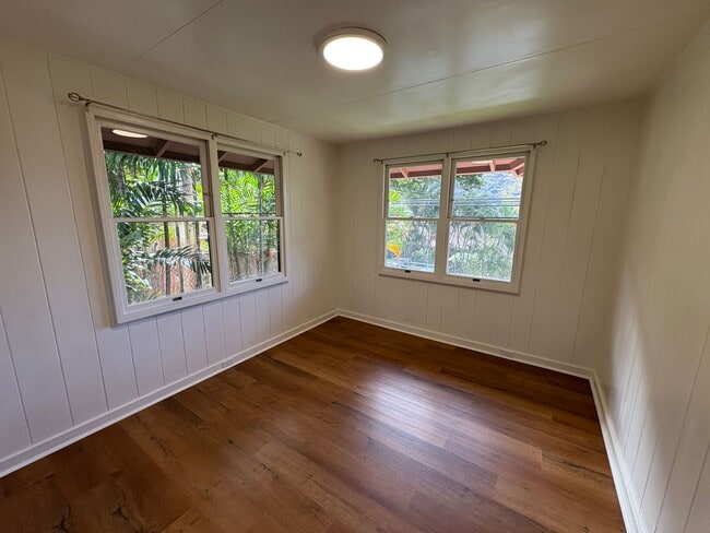Building Photo - Charming 3 bedroom, 1 bath home in Manoa!