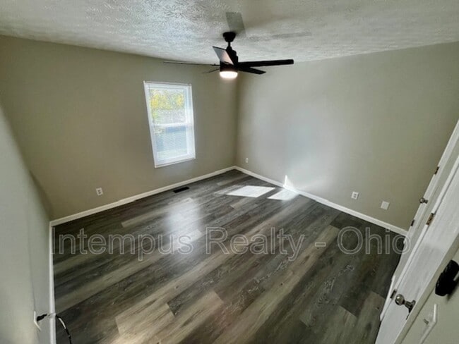 Building Photo - 2600 Saybrooke Dr