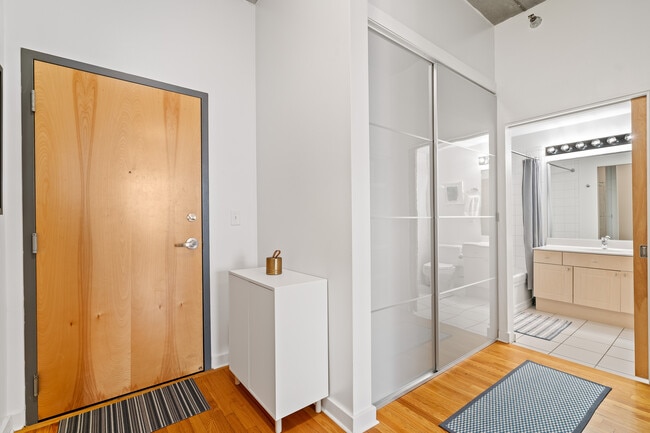 Building Photo - 1720 S Michigan Ave