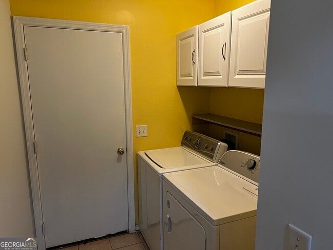 Building Photo - 300 Flamingo Dr