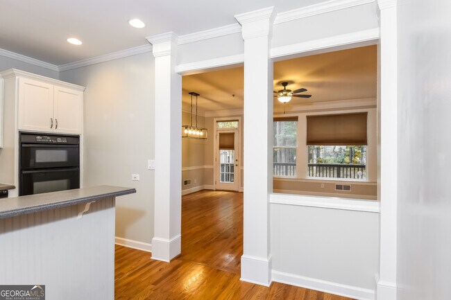 Building Photo - 612 Vinings Estates Dr SE