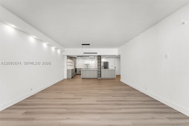 Building Photo - 251 Crandon Blvd