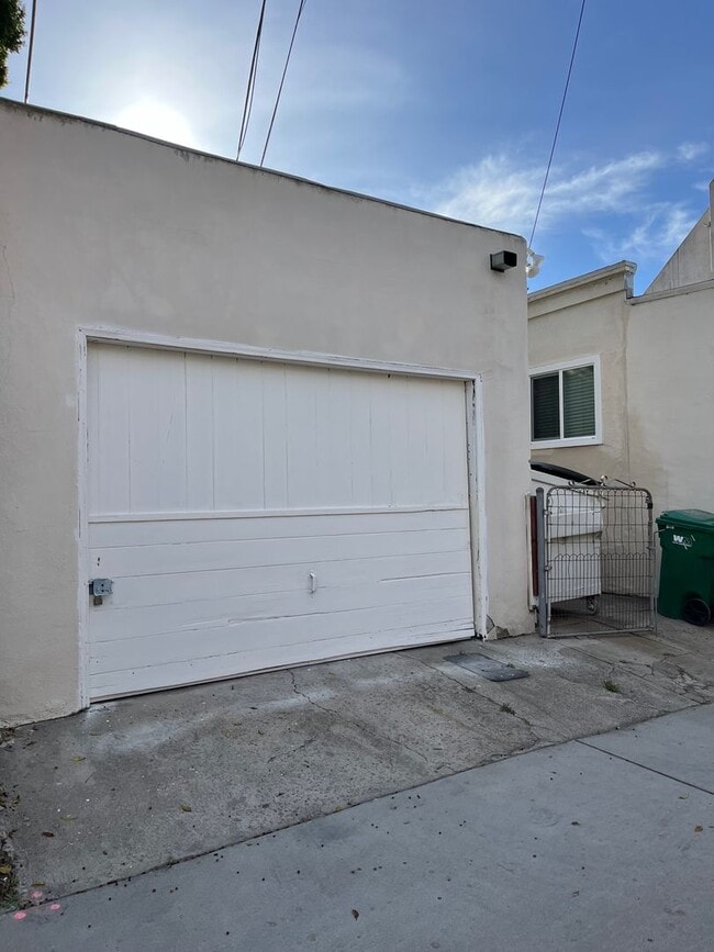 Building Photo - 3310 31st St