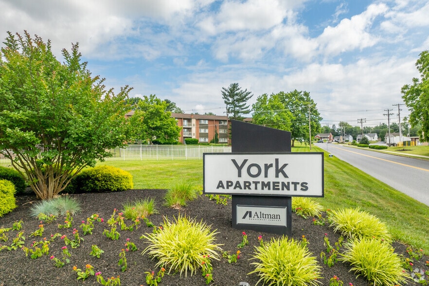 York Apartments 2000 Maplewood Dr York PA 17403 Apartment Finder