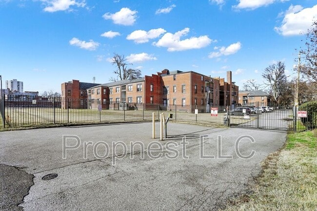 Building Photo - 316 S Cleveland St