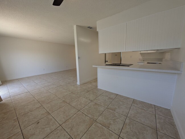 Building Photo - Newly Updated Spacious home avalible now!!!!