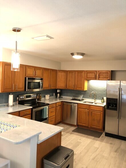 Building Photo - 7006 Midnight Pass Rd