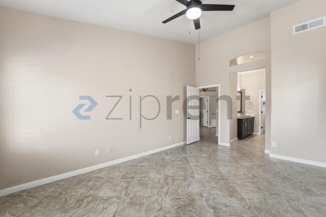 Building Photo - 10457 E Star of the Desert Dr