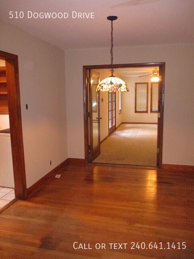 Building Photo - 510 Dogwood Dr
