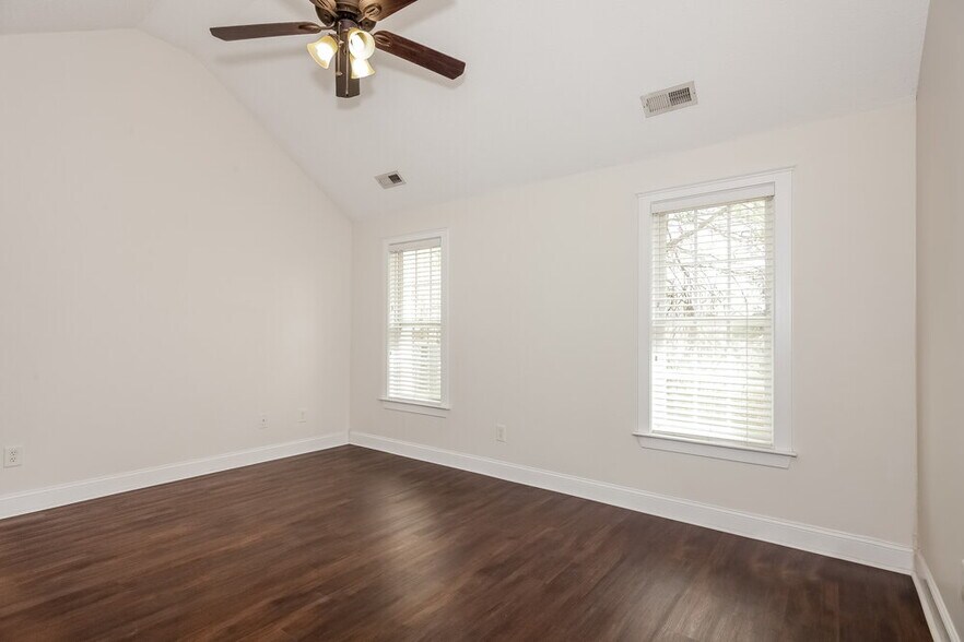 Building Photo - 13438 Glencreek Ln