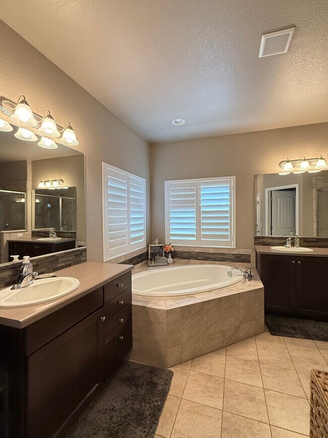 Building Photo - 5491 Paddington Creek Pl