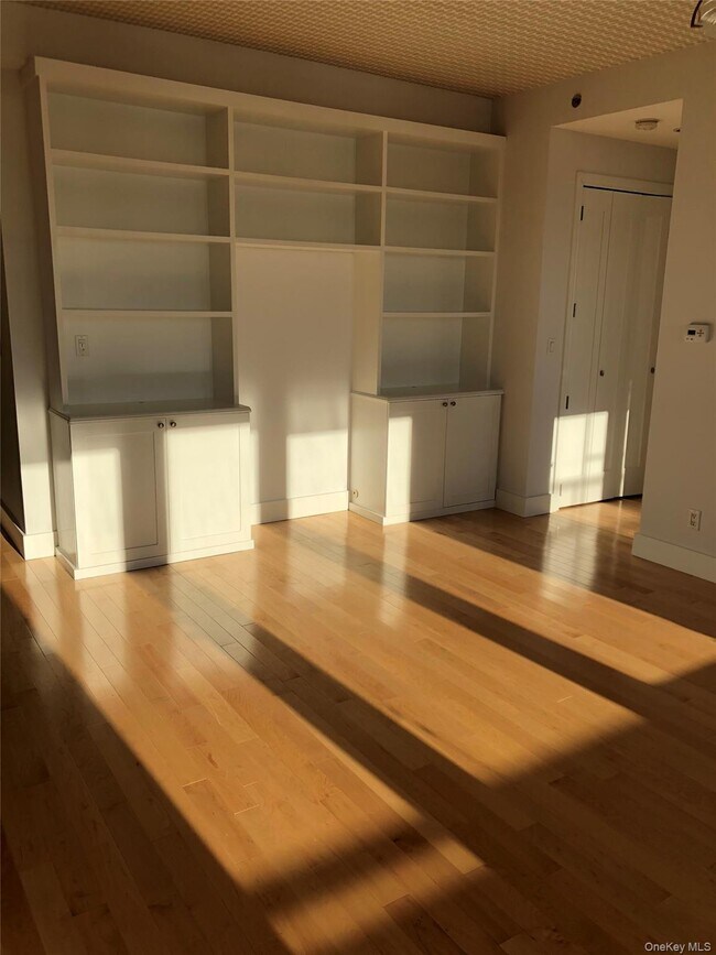 Building Photo - 10-63-50 Jackson Ave