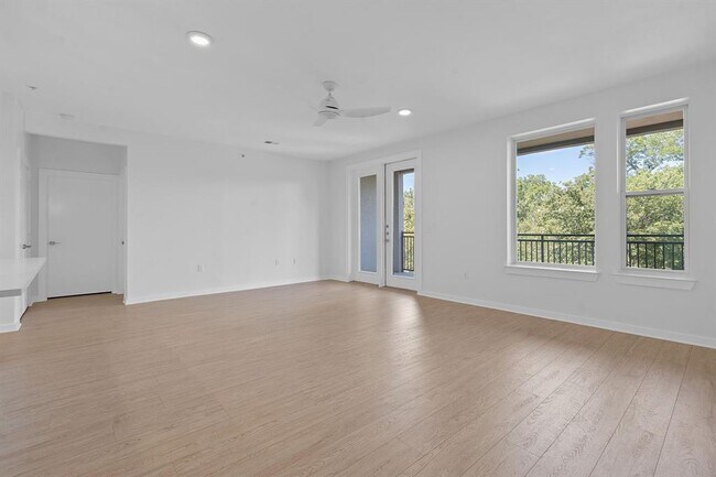 Building Photo - 1900 Barton Springs Rd