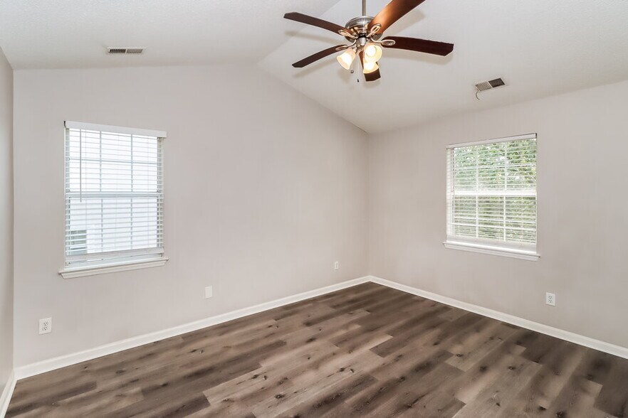 Building Photo - 1411 Bear Mountain Rd