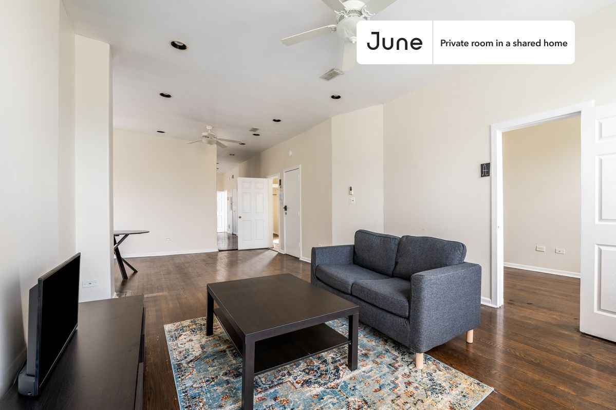 Building Photo - Room in Shared 3 bed/1 bath home