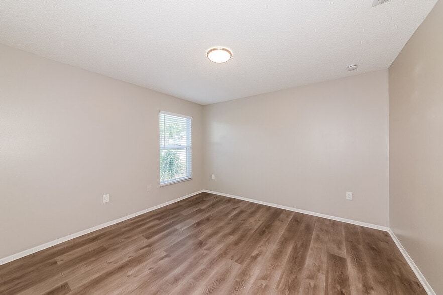 Building Photo - 2444 Briar Oak Cir